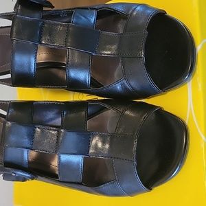 Circa Sz 8.5 Black Stappy 3" Wedge Sandals